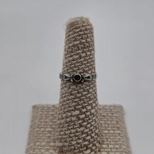 Size 6 Sterling Silver Unique Green Stone Rustic Band Ring A3591